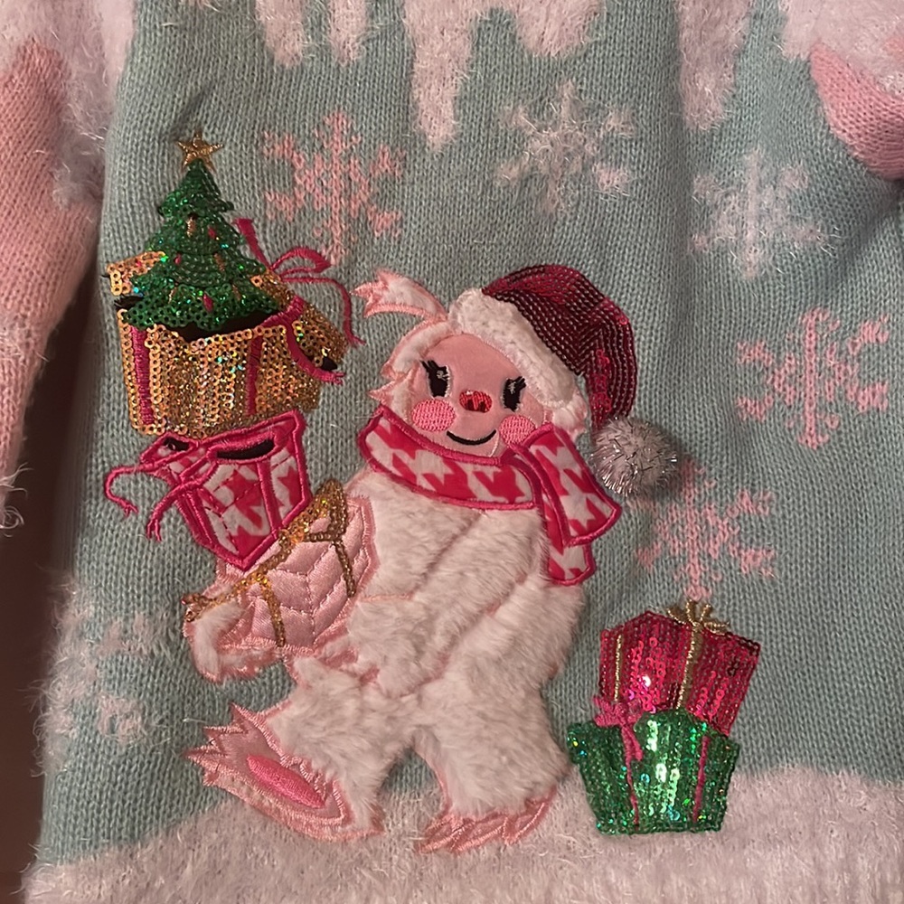 Size 5 Christmas sweater - Picture 3 of 3